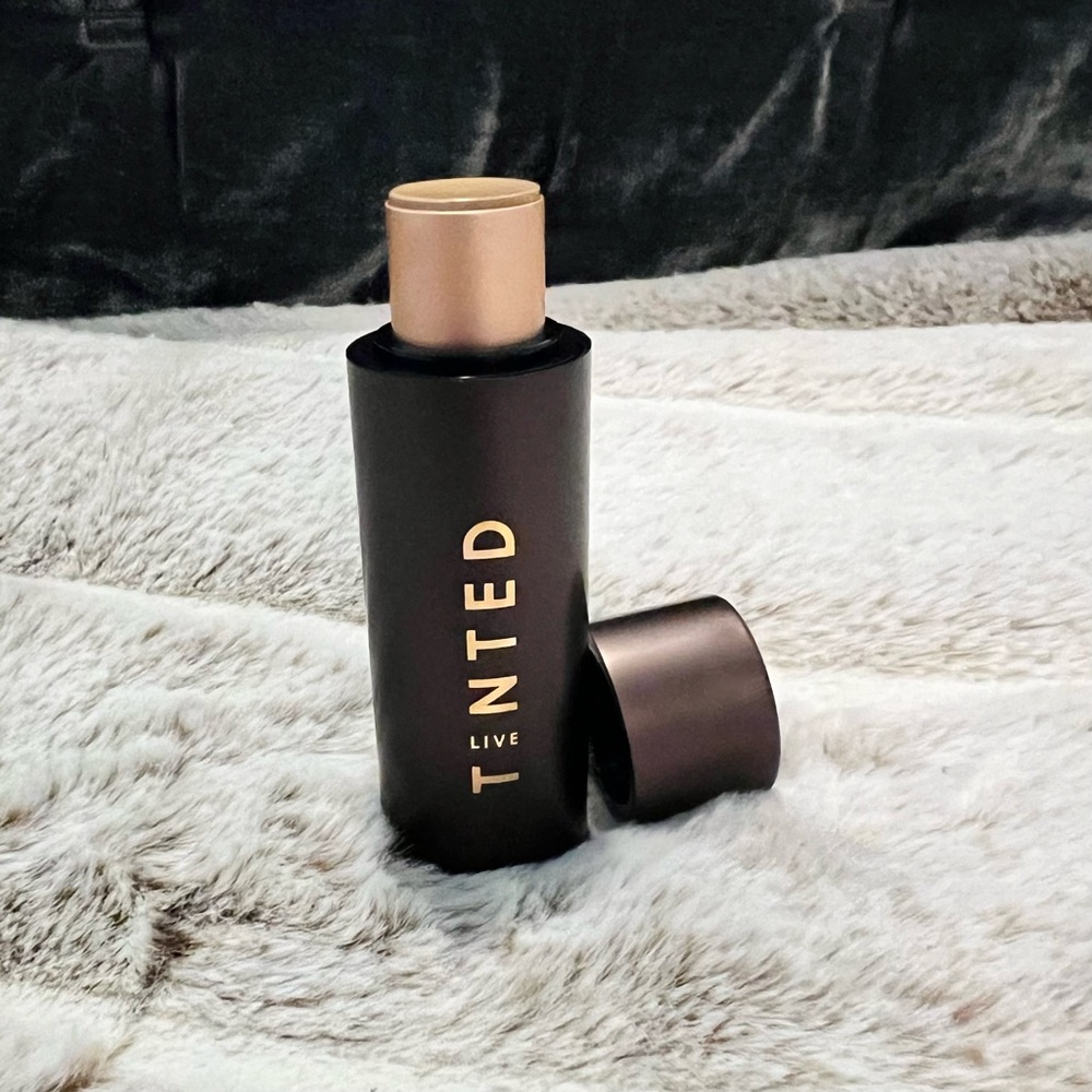 NWOB Live Tinted HUESTICK Complexion Stick shade 13